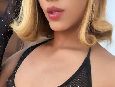 Sofia_Burbano Let's make mischief in silence Pic 2