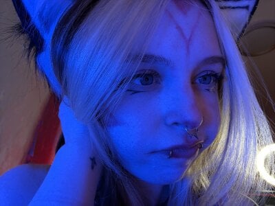 HildaEvatt color photos ??? Pic 4