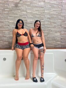 HannaANDvioleta Public Pic 3