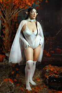 Alyssapark Trick or treat🎃… You decide 😈 Pic 2