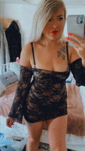 xxcurvyjessiexx kullanıcısının Choose an outfit 😉 albümü -  4 fotoğraf