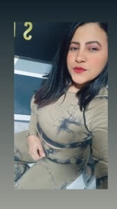 ElianaCollins I'm ElianaCollins and I want to invite you to enjoy a sweet and naughty moment with me. зображення 4