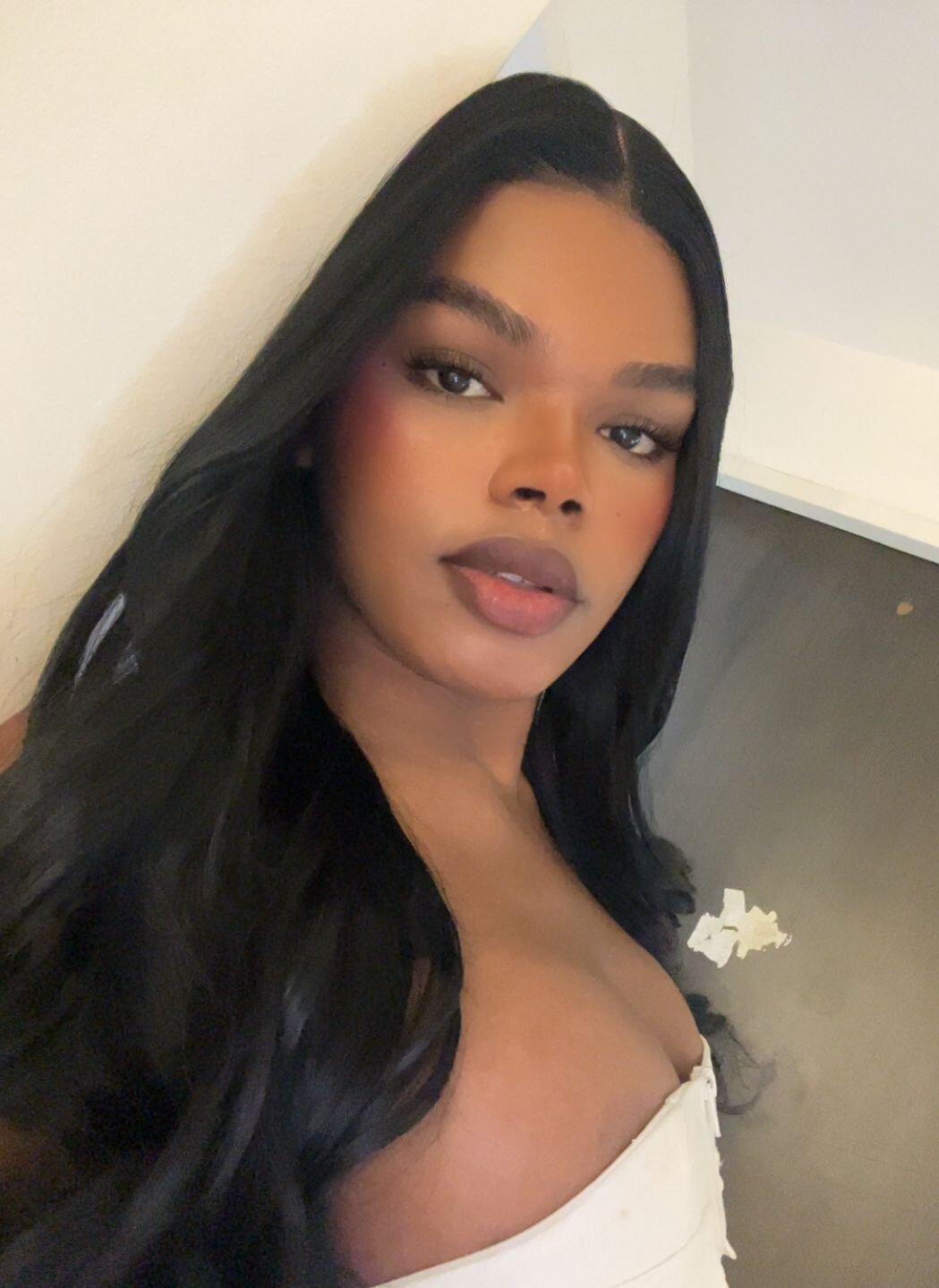 Трендове зображення  1925 CamiEstrada