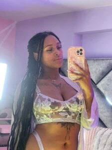 Elith_noa: What wine is your favorite? 🍷🍒 ( фото)