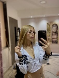 I fell in love with his dark brown eyes that cause sleeplessness. od Anittatoro_  3 snímek