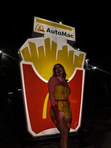 miaa_khalifaa I'm Lovin' It🍟🤡🔥👻 Pic 7