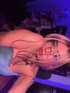 pinkk_deemon Public Pic 4