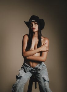 scarletmonroe_ Feel special 💚💜💙 Εικόνα 3