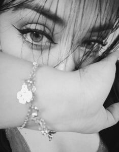 zahra_Jalid addicted to your look Pic