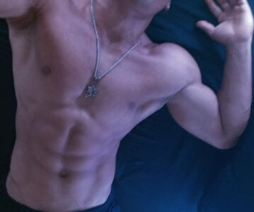 Tyler_Gold23 Public Pic