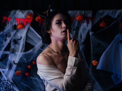 CalvinOwens kullanıcısının Happy Halloween! 👻🎃 albümü -  2 fotoğraf