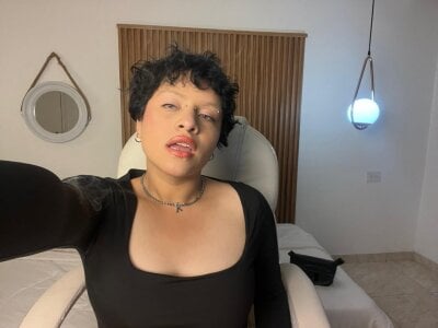 Alaska_deluxe Kitty queen Pic 3