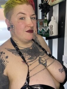 DamagedGoddessX Public 사진 2