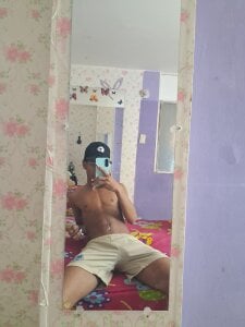 Fuckboy 😈🗡️ de Santy_bigcock_01  2 photos