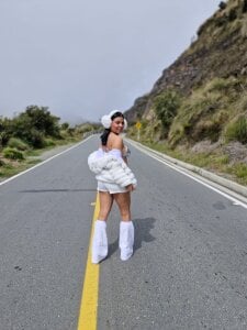 Karina_Mendoza: give me a ♥️ if you like our adventure photos ( 5 фото)