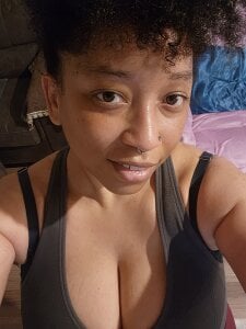 Marie-PetiteSweaty Selfies图片 3