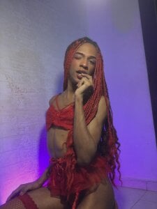 DakotaRosee Red passion for that fire. ❤️ Foto 4