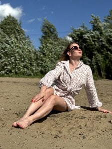 LavenderHot Walk in park and beach Pic 4