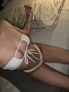 Nina-Viens Public 사진