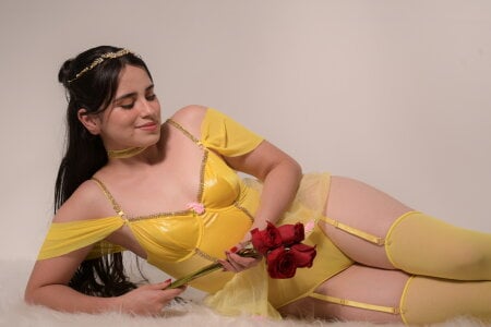 angelica_dymond Be my prince 💛🌹 Billede 6