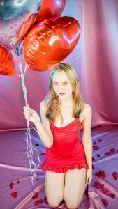 lana_bloonde VALENTINE'S DAY Pic 5