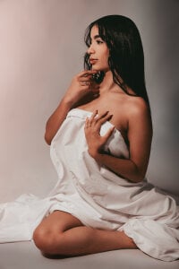 lady in silk 🔥 de _Sofiewild_  4 Imagens