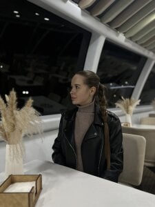 Nicole_Loving Public Foto 4