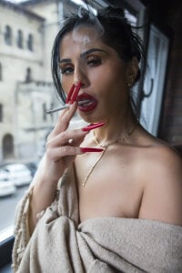 Sara_Poison Glam Pic 2