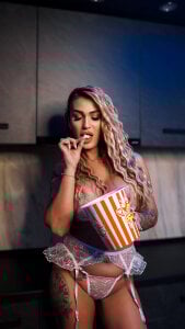 Nicol2Naya Bright, confident and full of naughty energy 😈 Foto 3