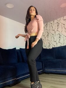 ShaylaMarsのPink outfitの 5枚の写真