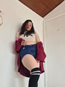 Charlotte__MillerのDon't be fooled, I look very innocent but I can also be very naughty. ❤️の 8枚の写真