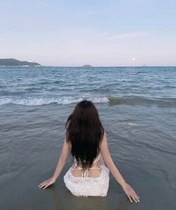 Lady_Bunny69 Don’t wish me good night, when you’re the one keeping me awake. 🥲 圖片