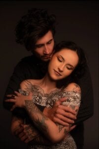 Loggan_donnelly my queen Hình 8