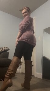 MilfyMrsRobinson Starting trouble at the cancer drs office 😂 slika