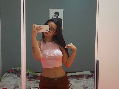 Melly_Kiss Public Pic