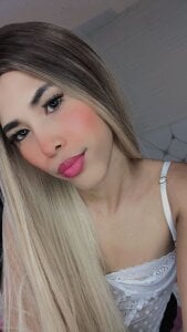 alysson_18 Public Pic 6