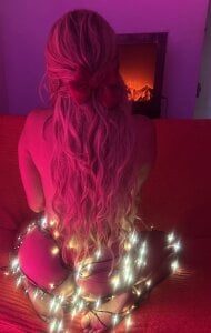 Agatha210 🫦🧑🏻‍🎄 Pic 2