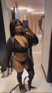 ava_malaikaaa Make me your tiya and run all over my skin❤️‍🔥🔥 Pic