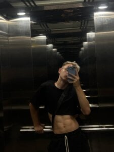 NikiKerryCum Niki Pic 3