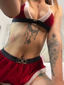 millie_byers Mrs. Santa❤️ Pic 3