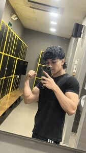 Public de IronLatino  2 Imagens