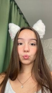 LisaSmiths Cute meow meow Pic 4