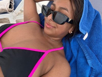 AmelyaMann curazao🌃😍 Pic 7