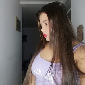 Julissa_x Public Pic 3