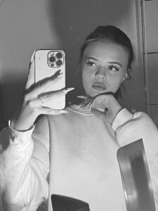 YourLovelyLily Public Pic