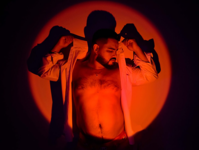 MichaelBear_ UNDER THE LIGHTS🔥✨ Foto