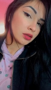 Emy_cutee Public Pic 4