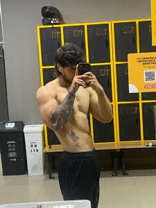 Tomas_Oliviaa Public Pic 2