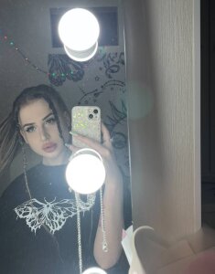 ClaireCastiel just me Pic 3