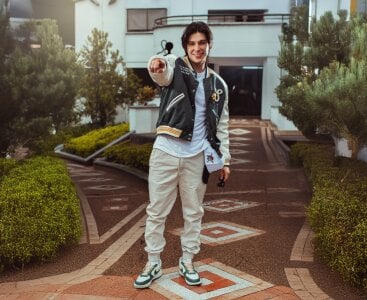 Karimferrer Casual moment!!!!! 🔥💞🎶 Pic 3